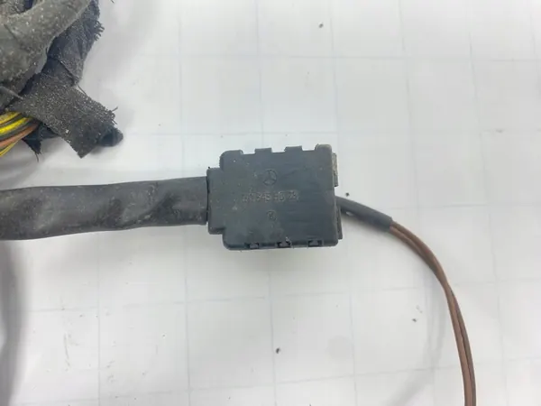 Aurinkoluukun asennusjohto Mercedes W124 image 6