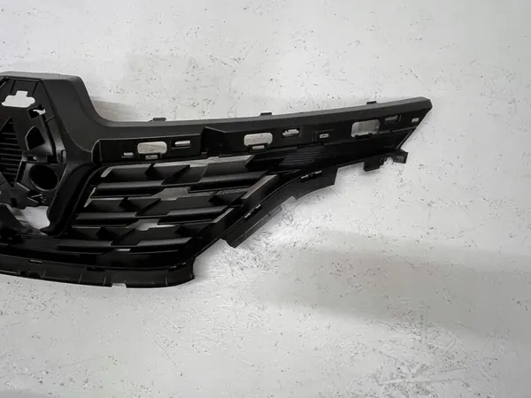 Renault Captur II Radiator Grille OE 623105565R image 4