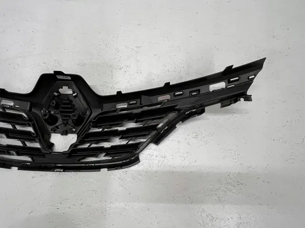 Renault Captur II Radiator Grille OE 623105565R image 8