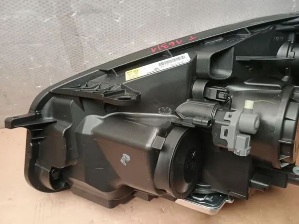 Oikea xenon-ajovalot Nissan Qashqai J10 image 4