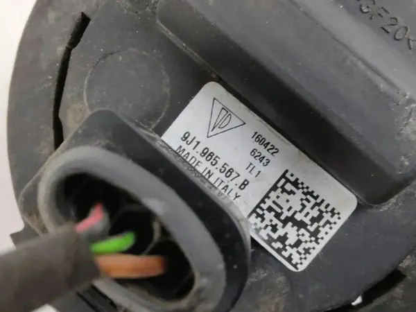 Bomba de líquido eléctrica Porsche Taycan 4S OEM 9j1965567b image 5