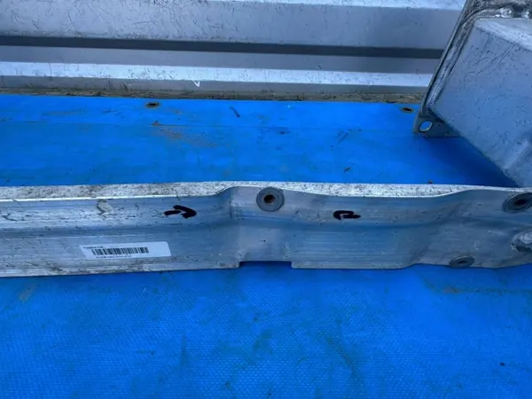 Renfort de pare-chocs avant Porsche Cayenne OEM 9Y0807109B image 5