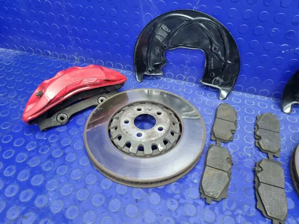 Audi Q7 Q8 Bremsensatz vorne OEM 4M0615105FM image 4