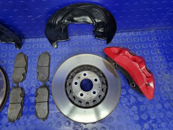 Audi Q7 Q8 Bremsensatz vorne OEM 4M0615105FM image 6