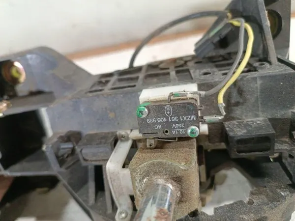 Selector de marchas Porsche 996 OEM 99642601109 image 5