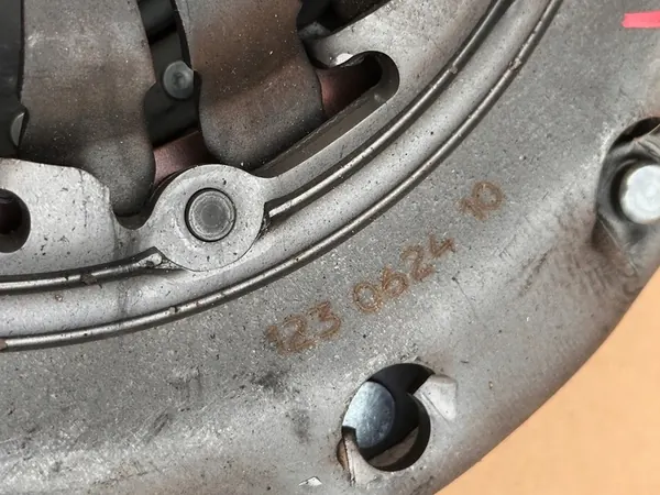 Kytkinpaketti kaksimassavanteella Opel 1.4 Insignia Astra Mokka OEM image 7