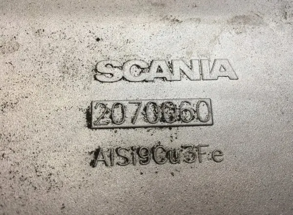 Tapa lateral motor Scania OEM 2070060 - Usado image 3