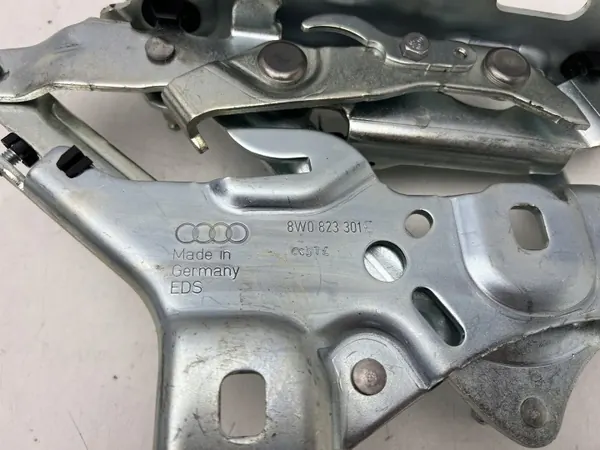 Dobradiça do Capô Audi A4 B9 8W Esquerda Dianteira OEM 8W0823301 image 3