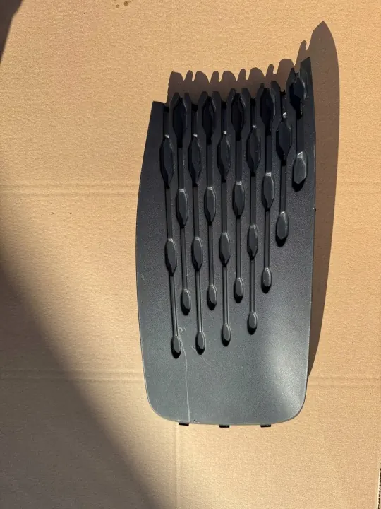 Oikea puskuriverho OEM 2K7853666 VW Caddy:lle image 2