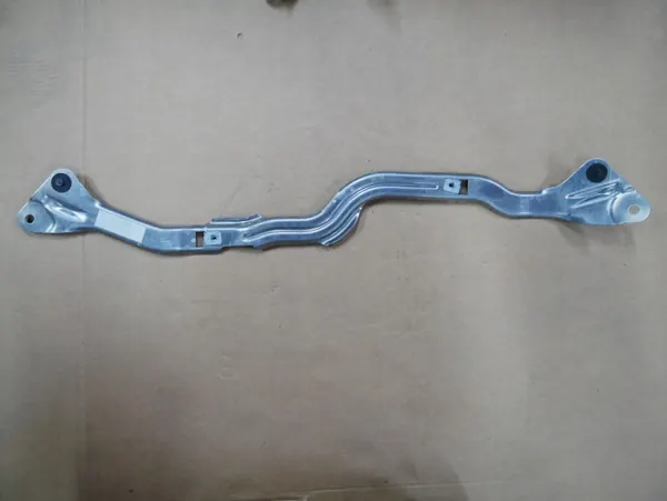 BMW F30 330e Motorabdeckung Halterung OEM 7373845 image 2