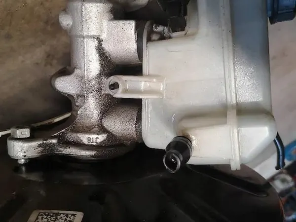 Bomba de travão SEAT usada OEM 5Q1614105BQ image 3