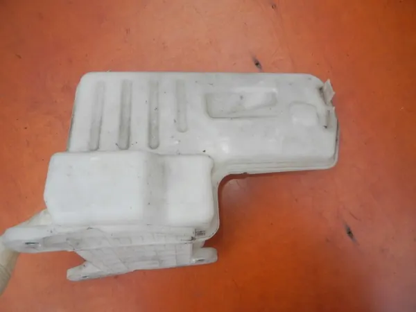 Pesulaitteen säiliö OEM 5Q0955448AC Audi A3 8V:lle image 4