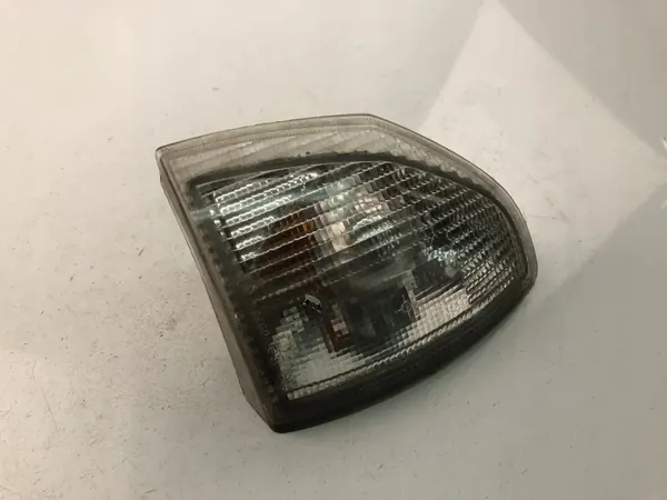 Pisca dianteiro esquerdo VW Jetta II OEM 16430748 image 2