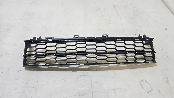 Griglia paraurti anteriore Skoda Superb III 3V0853677 image 2