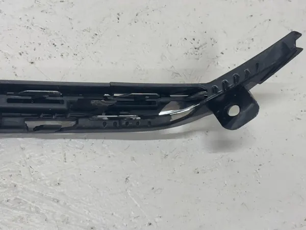 Griglia paraurti anteriore destra VW Touareg III 760853598A image 8