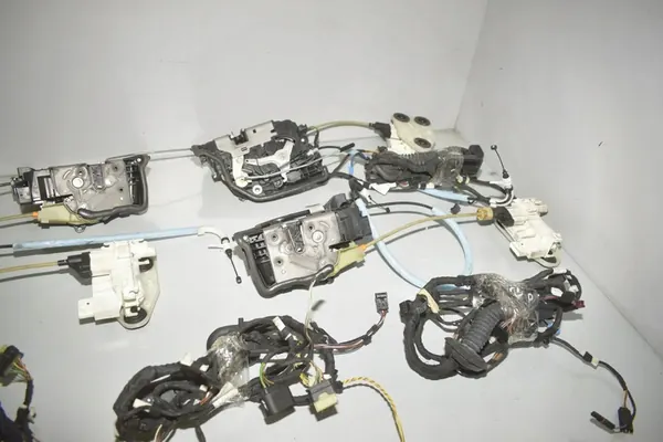 Ensemble de serrures avec fermeture BMW X5 (F15, F85) 7419842 image 6