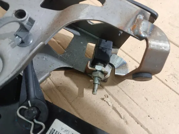 Kupplungspedal-Pumpensensor OEM PEDAŁ SPRZĘGŁA POMPKA CZUJNIK image 3