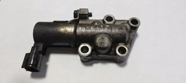 Oliedrukventiel OEM 10921AA040 - Linkerkant image 2
