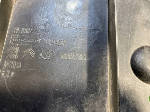 Placa de proteção OEM 9808501880 para Toyota Proace image 6