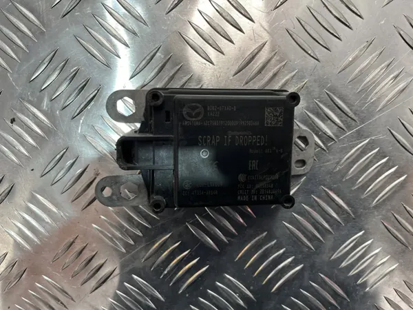 Mazda Distronic-tutkasensori OEM B0N2-67XA0-B image 3