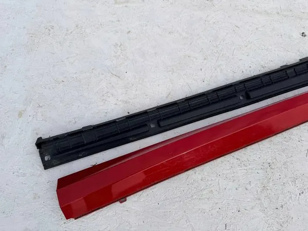 Audi A3 S3 8V Right Side Sill Red 8V5853860 image 2