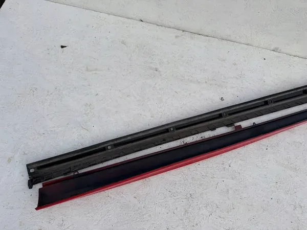 Audi A3 S3 8V Right Side Sill Red 8V5853860 image 4