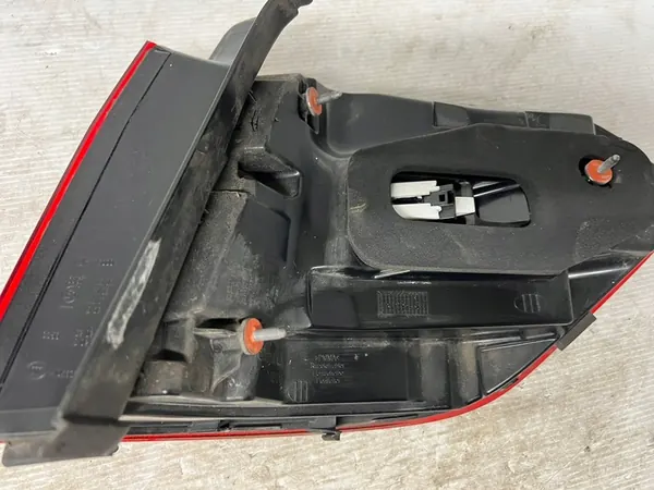 Linker achterlamp Mercedes W212 A2129061703 image 8