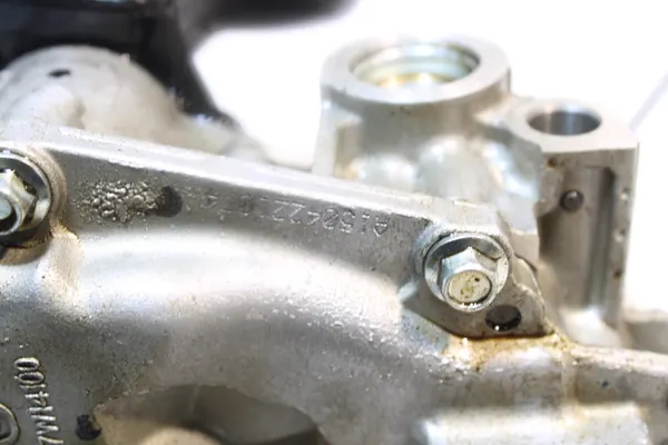 Bomba de aceite Mazda OEM A1504221074 para Mazda 2 III image 7