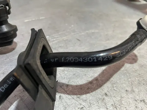 Bromshjälpslang Mercedes W203 C-klass OEM 2034301429 image 4