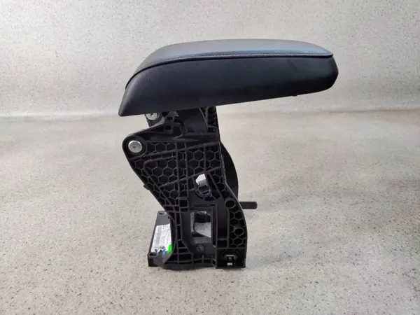 Accoudoir OEM AOP44494 pour Skoda Karoq - Occasion image 4