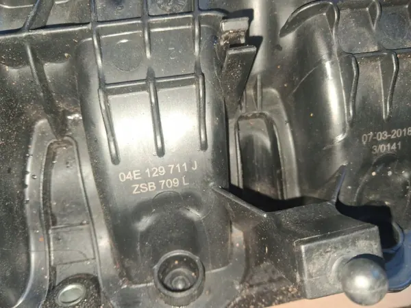 Collecteur d'admission VW Polo V 6R OEM 04E129711J image 3
