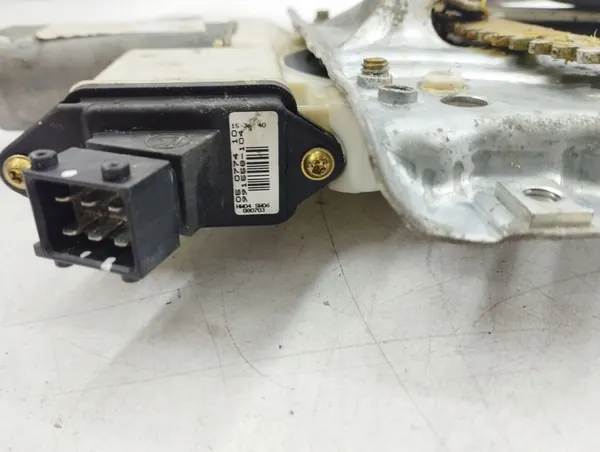 Toyota Corolla E120 E130 2003 Regulador de vidro traseiro direito OEM image 2