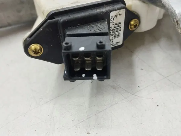 Toyota Corolla E120 E130 2003 Regulador de vidro traseiro direito OEM image 6