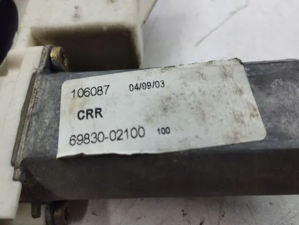 Toyota Corolla E120 E130 2003 Regulador de vidro traseiro direito OEM image 9