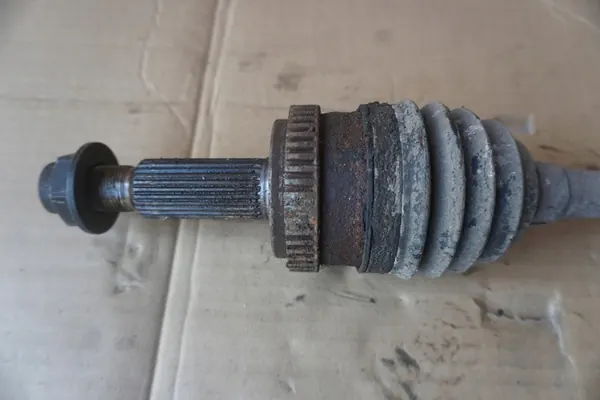 KIA SPORTAGE III SL Vänster Bakaxel 496002Y000 image 4