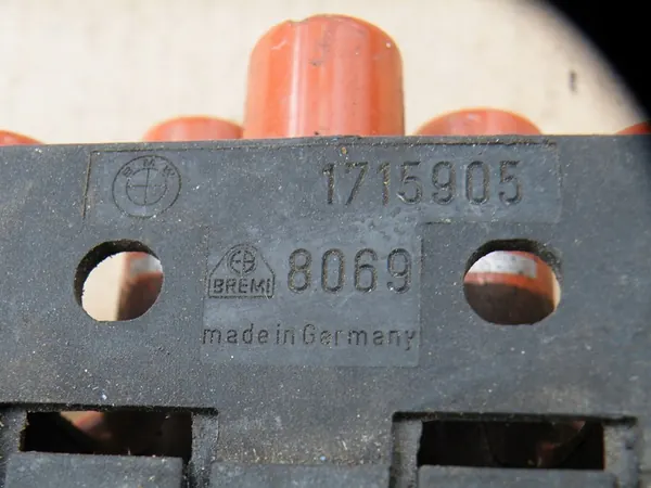 Sytytysjakajan kansi BMW E24 E28 E30 E31 E32 E34 E38 image 3