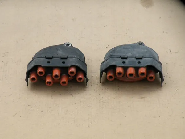 Sytytysjakajan kansi BMW E24 E28 E30 E31 E32 E34 E38 image 4