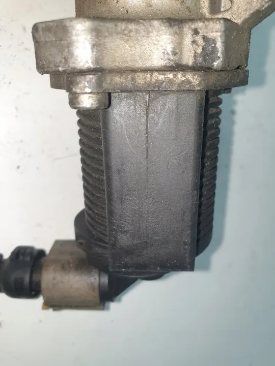 Válvula EGR Opel Tigra 1.3 CDTI image 4