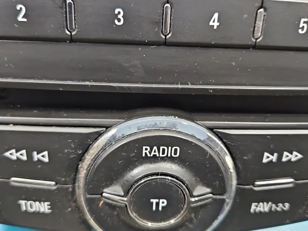 Radio d'origine OEM 39068066 pour Opel Corsa E image 4