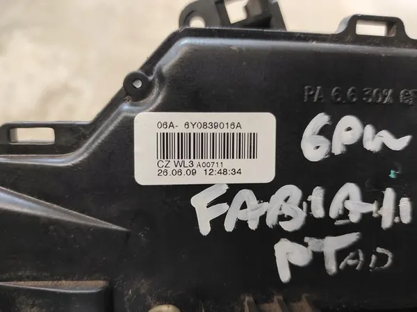 SKODA FABIA 2 II 07- Höger Baklås 6PIN image 5