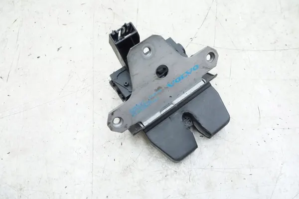 VOLVO V50 S40 Baklucka Lås 30799472 image 2