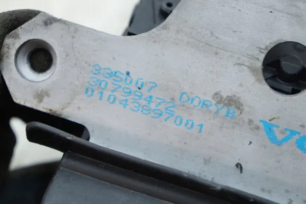 VOLVO V50 S40 Baklucka Lås 30799472 image 3