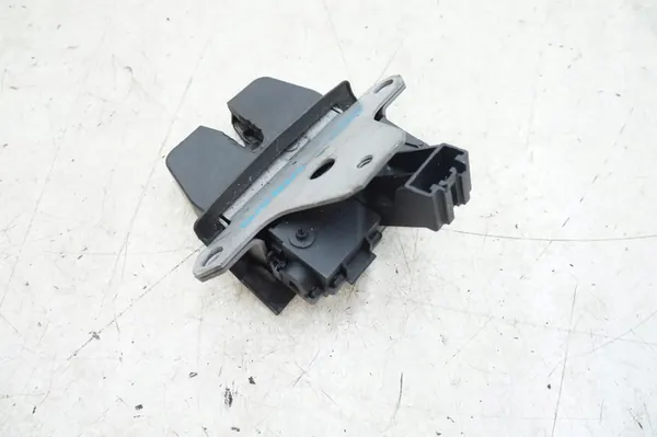 VOLVO V50 S40 Baklucka Lås 30799472 image 4