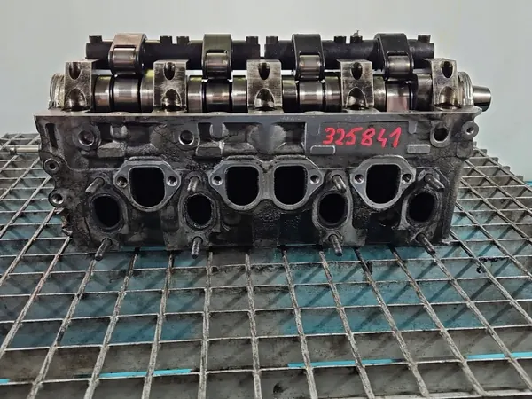 Cabeça do Cilindro VW Touran 1.9 TDI BKC usada OEM image 8