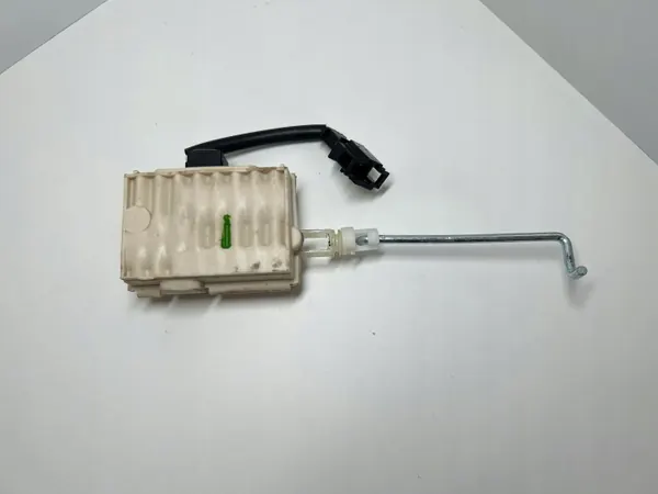 Skoda centrallåsaktuator OEM 3T9861343 image 10