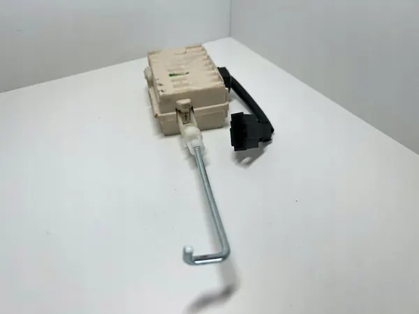Skoda centrallåsaktuator OEM 3T9861343 image 8