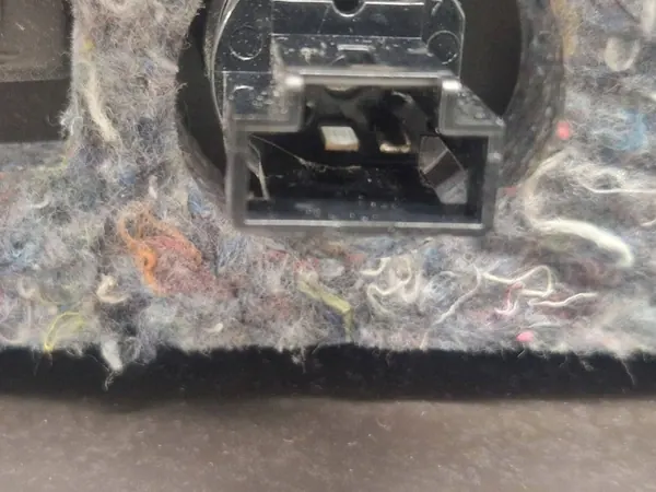 Vasen matkatavarakaton kiinnike OEM 156124720 Renault Espace V image 8