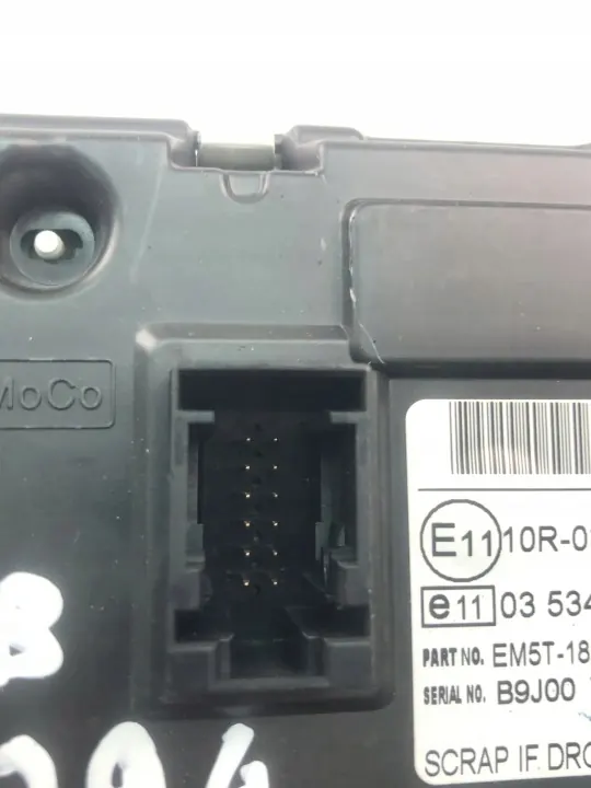 Ordinateur de bord Ford Kuga II OEM EM5T18B955BA image 4