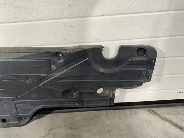 OEM A2306190238 Unterbodenschutz rechts unten Mercedes SL R230 image 7