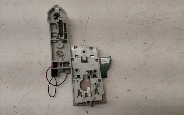 Mercedes-Benz Rückleuchtenstecker OEM A2118200711 image 3